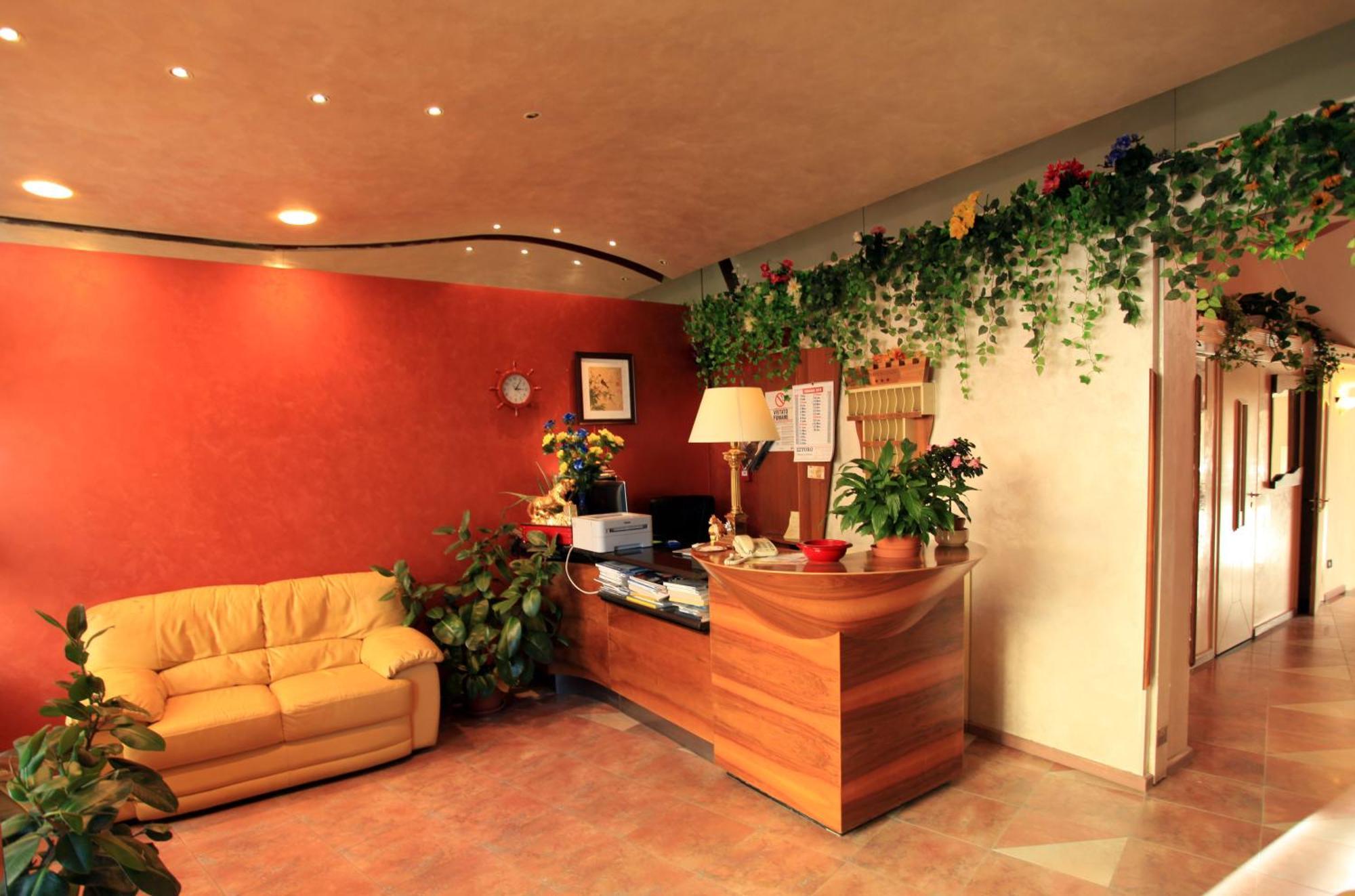Hotel Torrismondi Cuneo Exterior photo