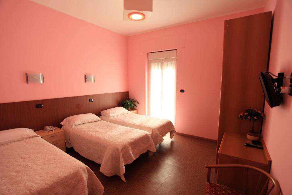 Hotel Torrismondi Cuneo Room photo